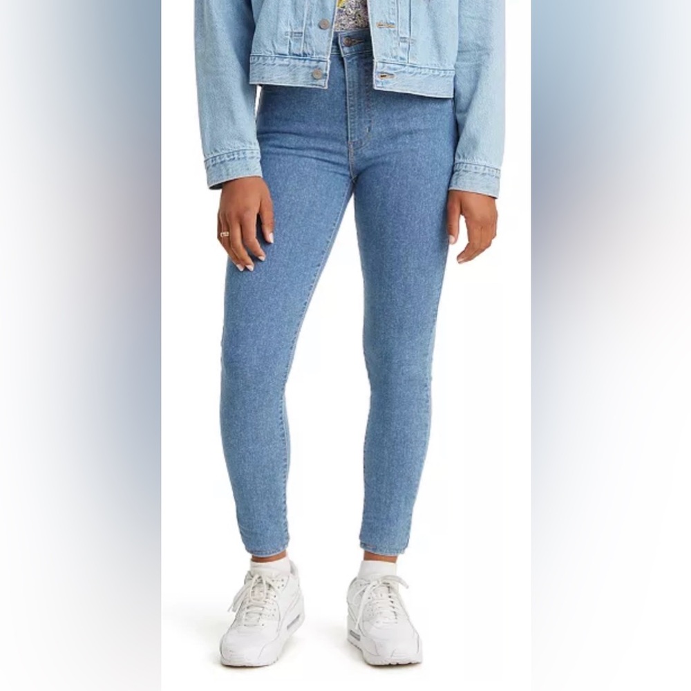 Levi's Light Blue Women's Skinny Jeans
